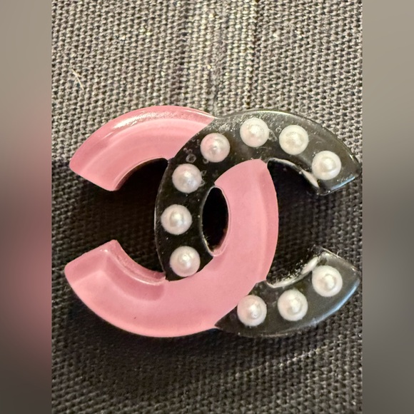 Authentic two tone color Chanel resin earrings. - Picture 8 of 13